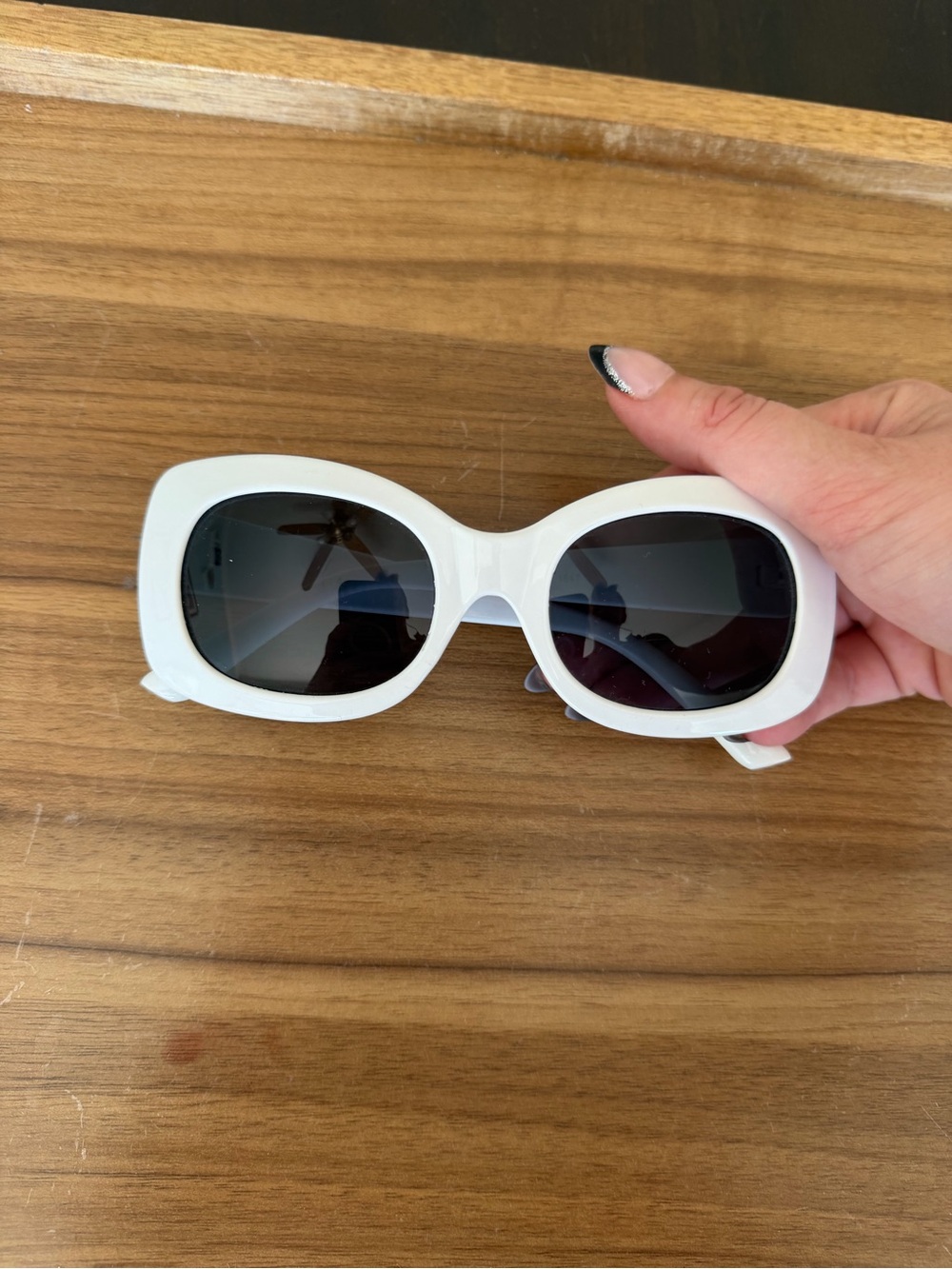 White Oversized Sunglasses – Zumiez